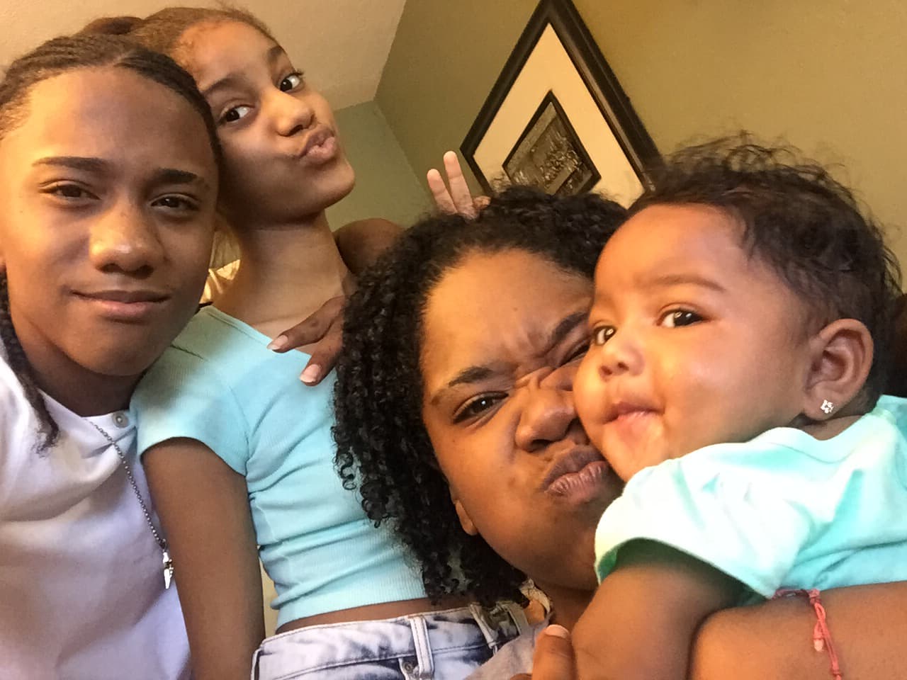 Para Aaron Bodden su familia lo es todo. En exclusiva, nos colamos en su casa y mirza lo que nos encontramos.