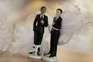 En el mes de abril el estado de 
<b>Vermont</b> en Estados Unidos decretó la ley HB847, la cual 
<b>legalizaba las uniones civiles entre parejas del mismo sexo</b>.