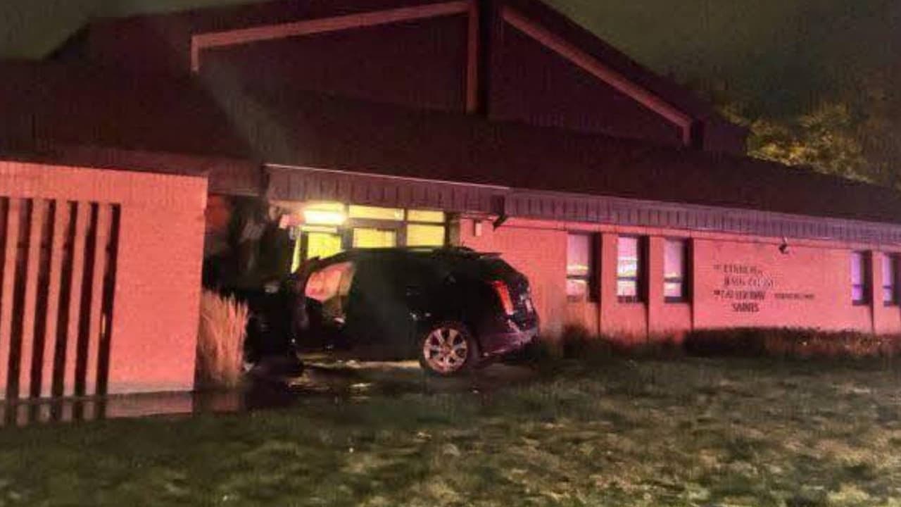 Discusión de una pareja termina en choque contra el muro de una iglesia mormona en West Valley