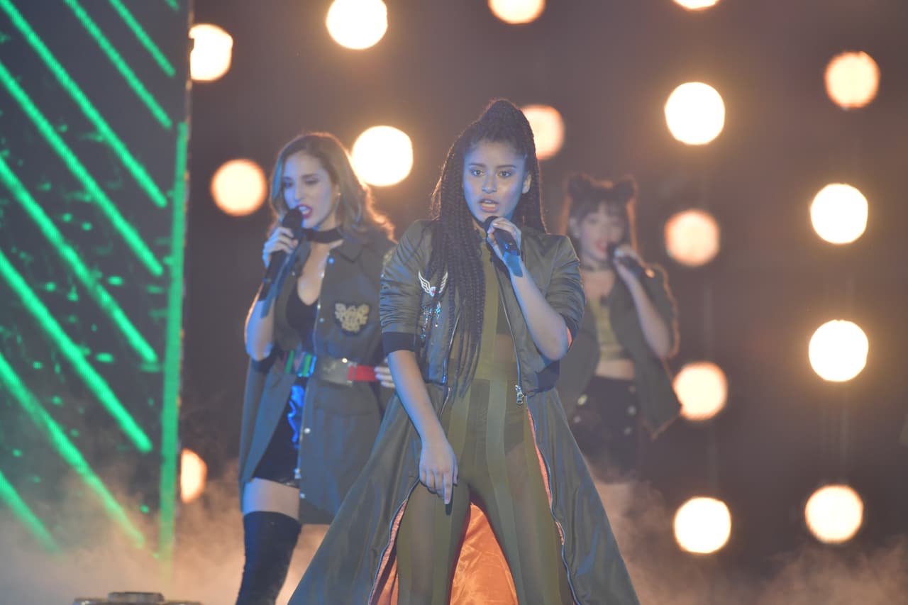 "Just Like Fire" fue el tema que interpretaron.