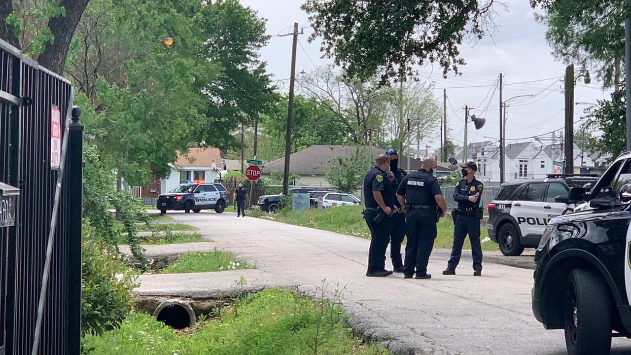 Los hechos ocurrieron en la cuadra 4600 de Fulton