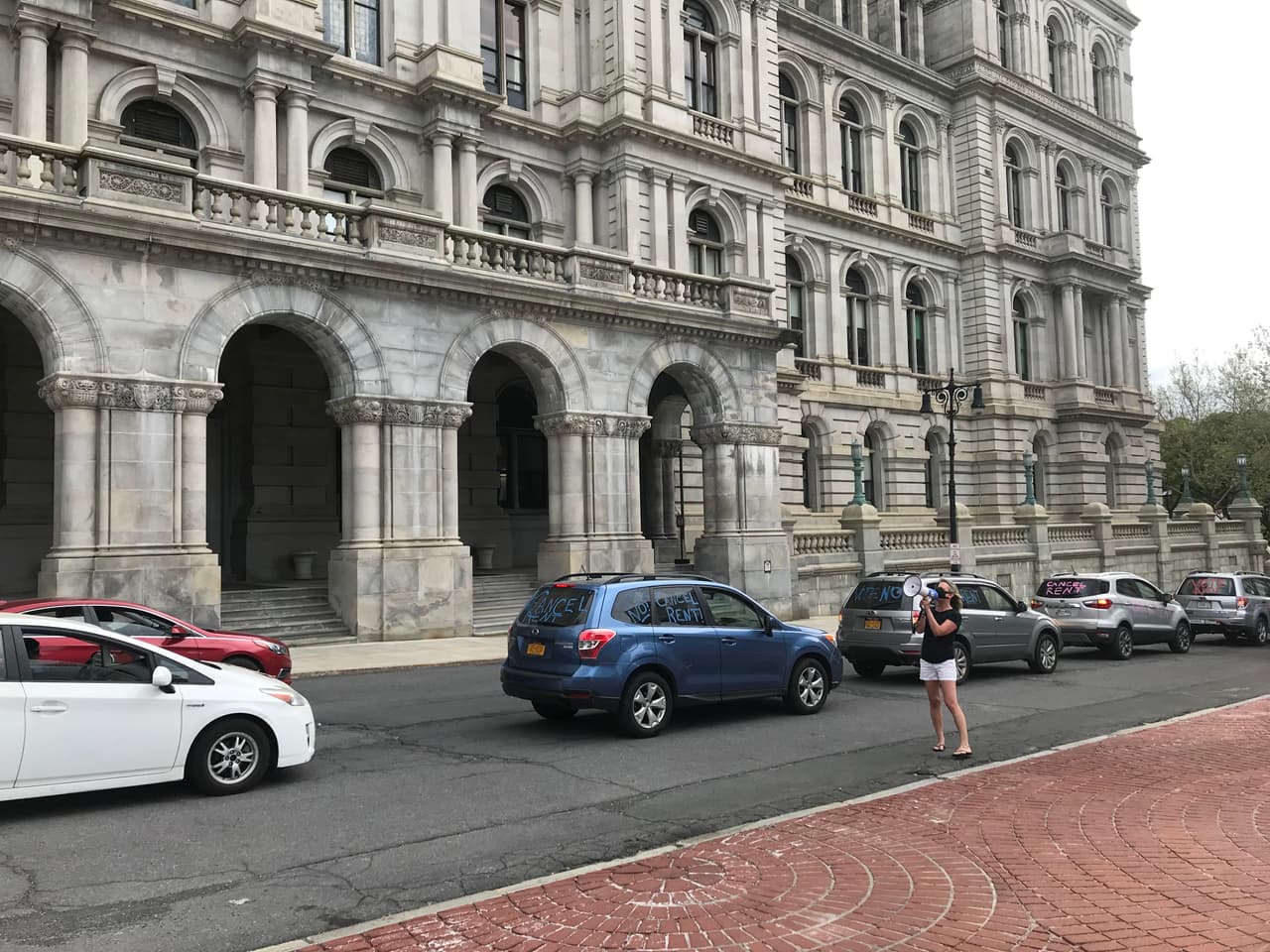 Protestan en Albany para que se cancele la renta en Nueva York.