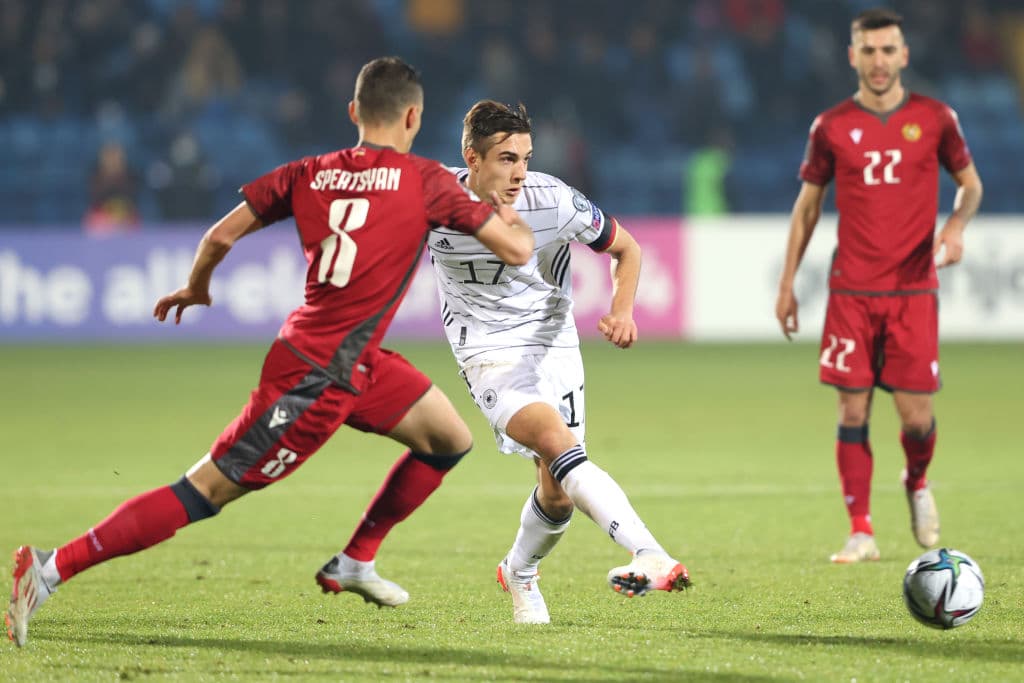 Alemania gana tranquilamente ante Armenia 4-1 durante las eliminatorias de la UEFA, rumbo a Qatar 2022. Los goles fueron de Kai Havertz, doblete de Ilkay Gundogan y anotación de Jonas Hoffmann para conseguir su boleto a la justa mundialista.