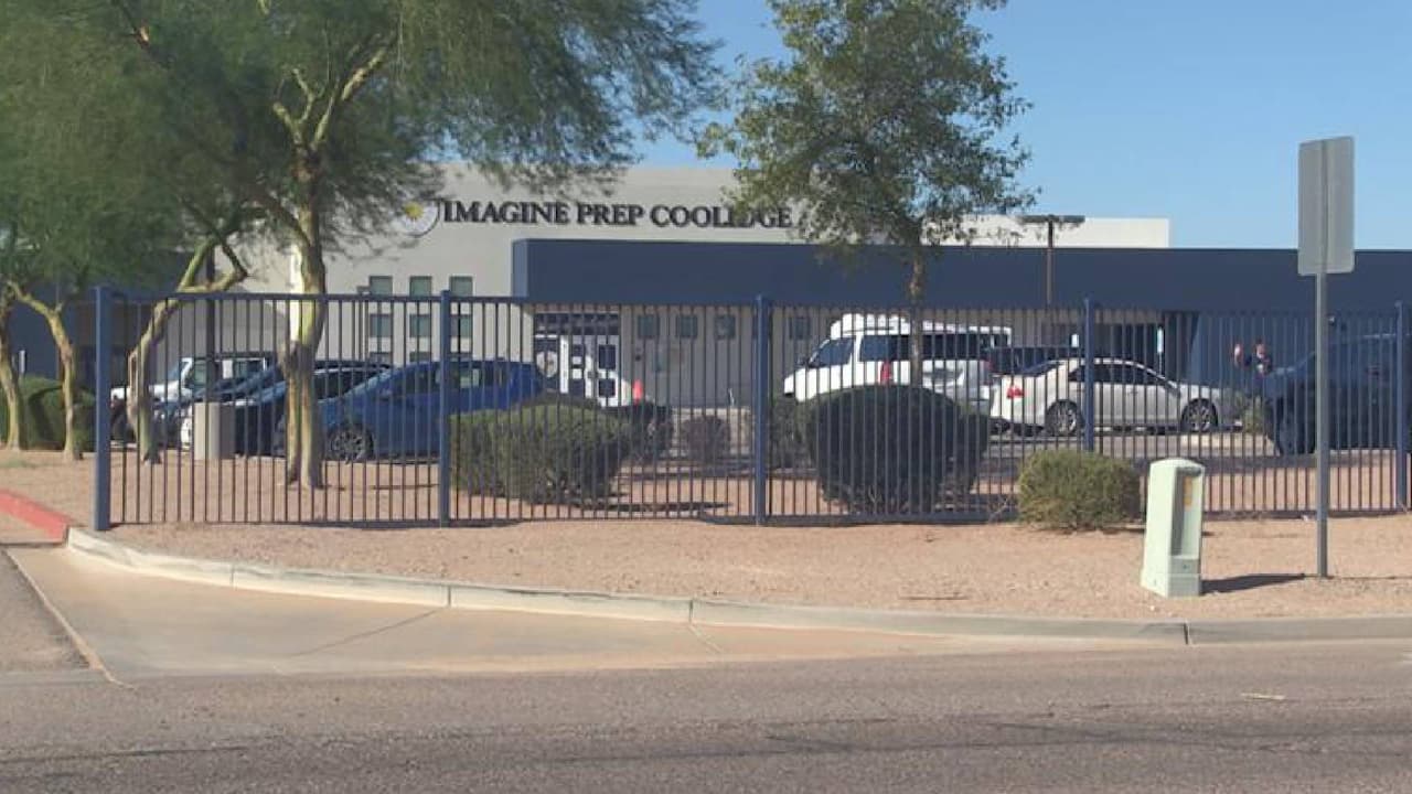 El Departamento de Policía de Coolidge informó a través de redes sociales que se ha levantado el bloqueo que se mantenía en escuelas de la zona por la búsqueda de un fugitivo.