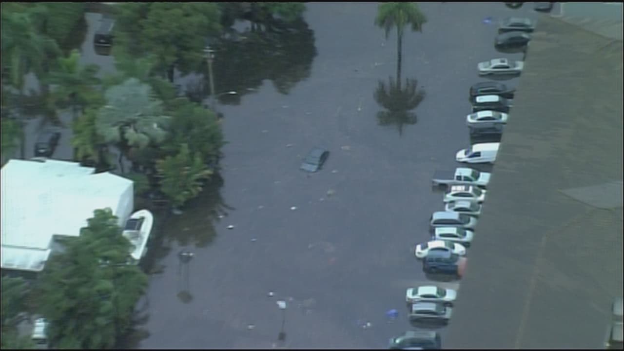 Al mediodía del lunes las bombas ya estaban funcionando y el agua cedía lentamente, con los empleados de la ciudad trabajando para normalizar la situación lo más pronto posible.