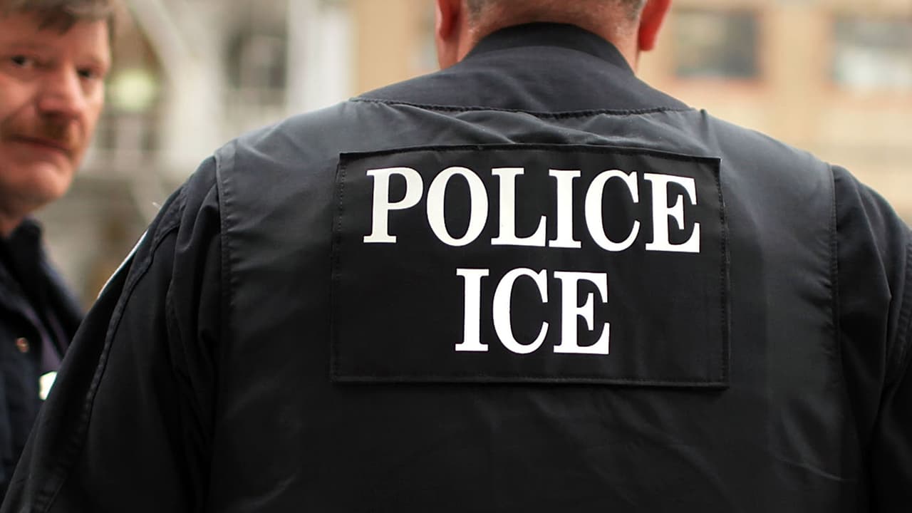 Decenas de niños en Mount Pleasant, Iowa, dejan de ir a la escuela por miedo a redadas de ICE