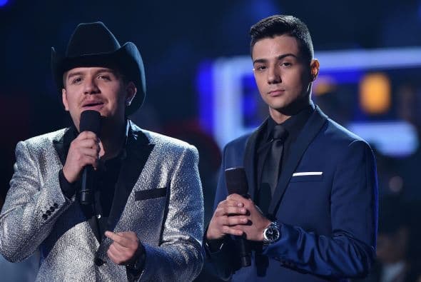 Tras la muerte del cantante Joan Sebastian, El Dasa y Luis Coronel se unieron para presentar el tributo que habría en Premios Juventud.