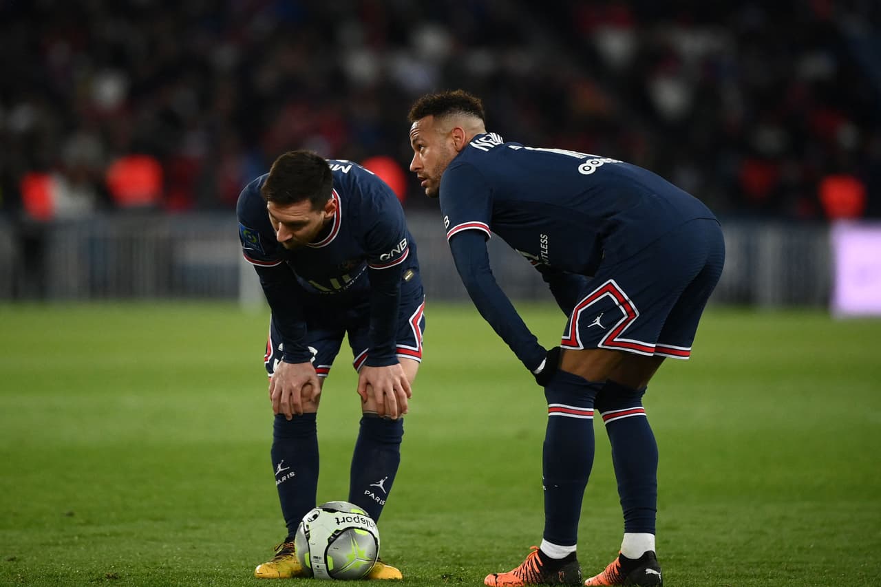 El PSG goleó al Lorient gracias a los dobletes de Neymar y Mbappé, así como otro tanto de Messi.