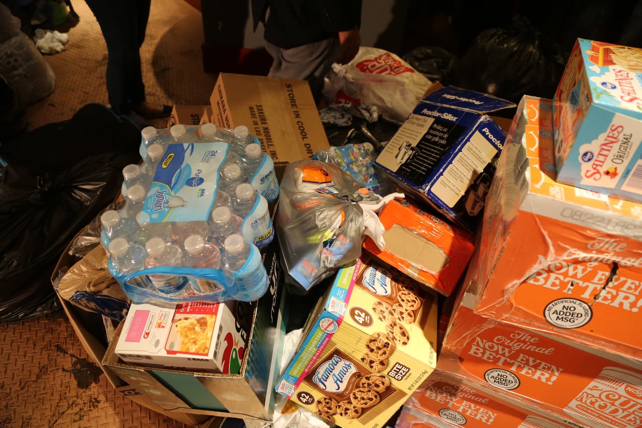 Raúl 'El Pelón', Carla Medrano y El Feo ya están en Texas y quedaron sin palabras por ver el apoyo de todos sus radioescuchas en Dallas.