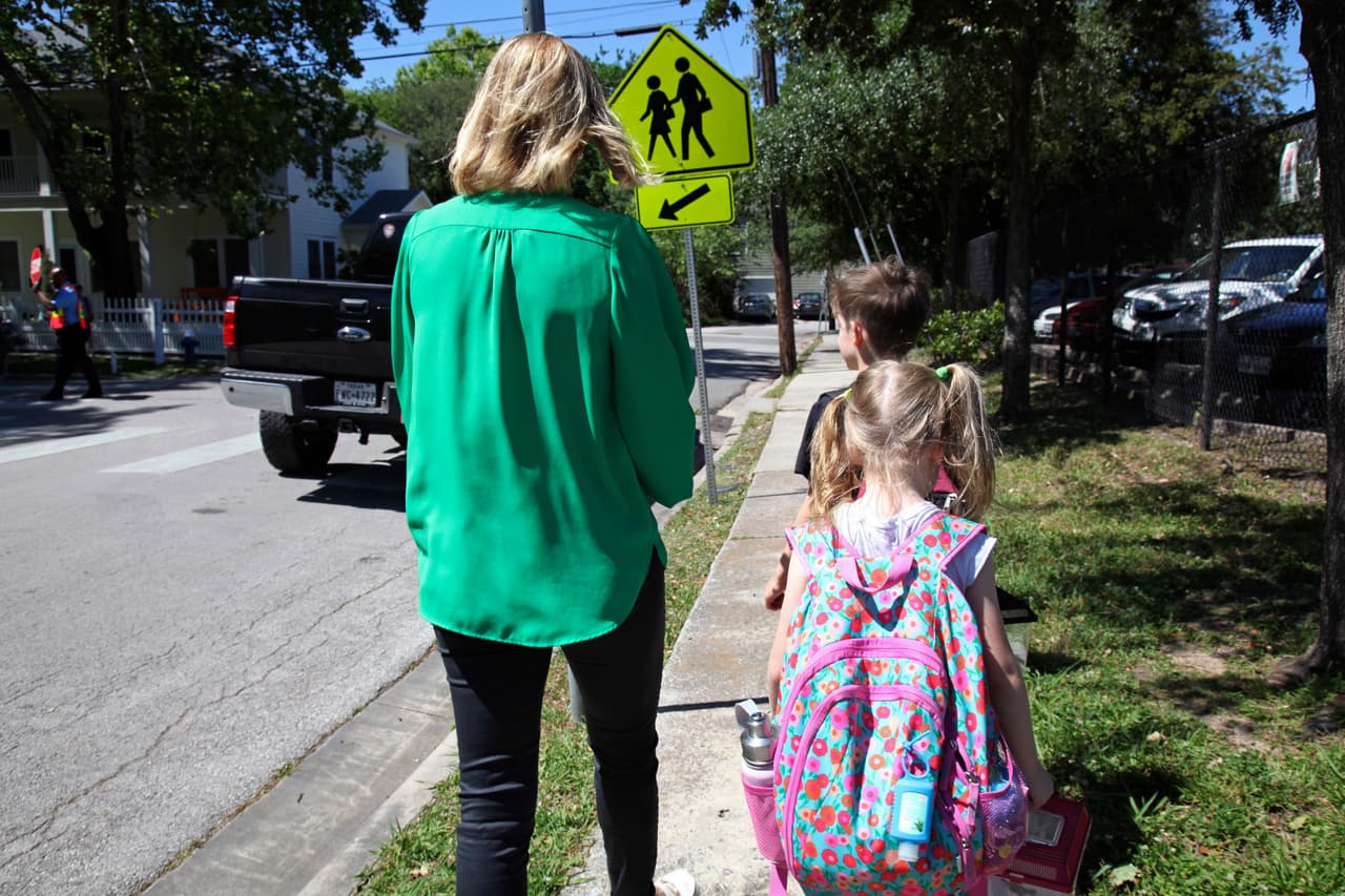 Una de las grandes dudas de los padres en estos casos es 
<b>saber si se trata o no de una etapa pasajera</b>. Ambas posibilidades son factibles. Un primer paso puede ser hablar con el pediatra y buscar orientación.