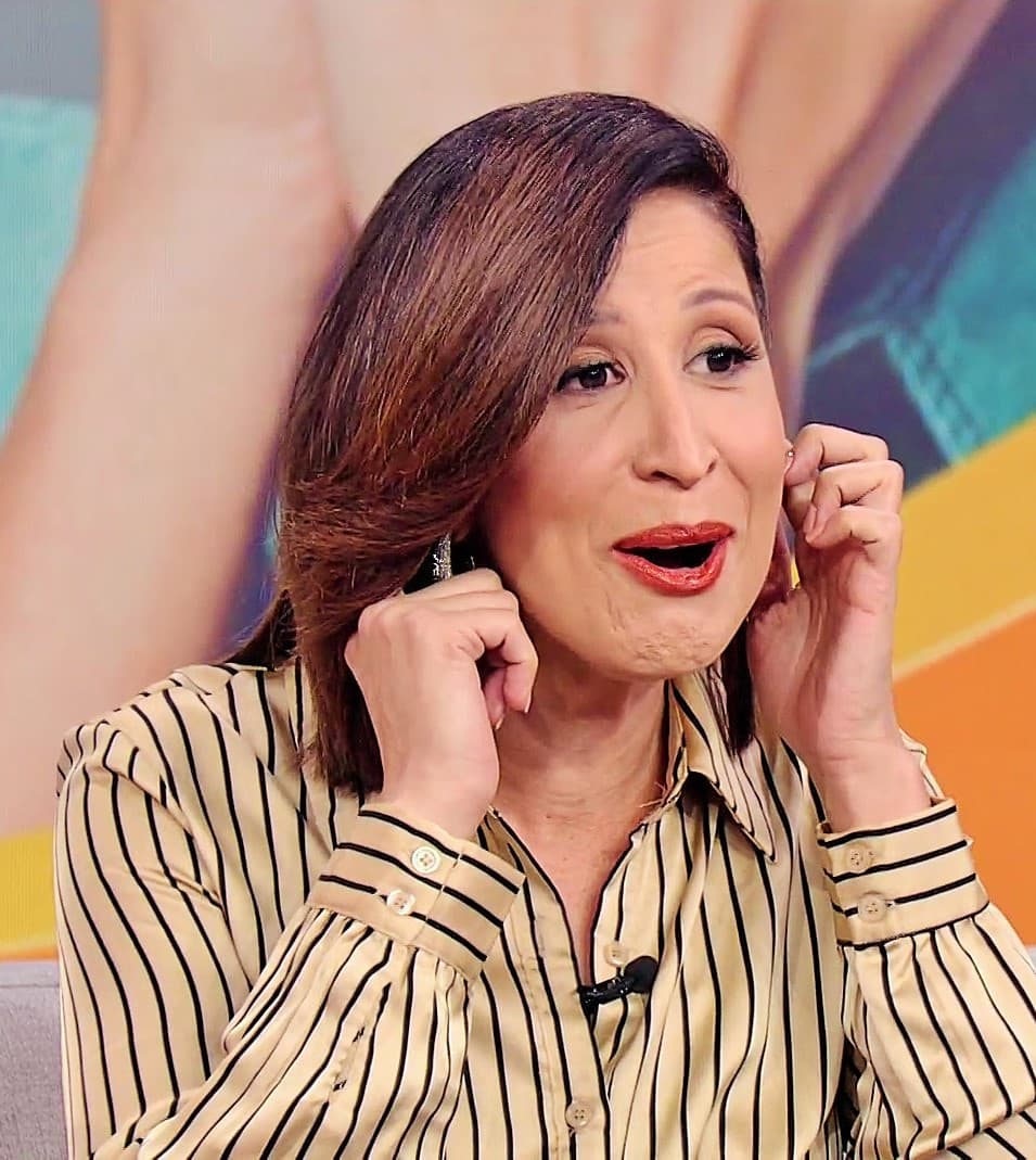 Por su parte, Elyangelica señaló que ha tenido problemas con sus orejas, tanto que hace cinco años se hizo una cirugía para reposicionarlas y que no sobresalieran en su rostro.