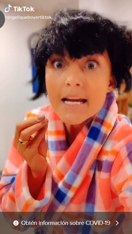 "La verdad es que esa aplicación es muy entretenida, creo que fue muy saludable en estos momentos, 
<b>tratar de provocar sonrisas y de provocar actividades y poder compartir</b>".
<br>