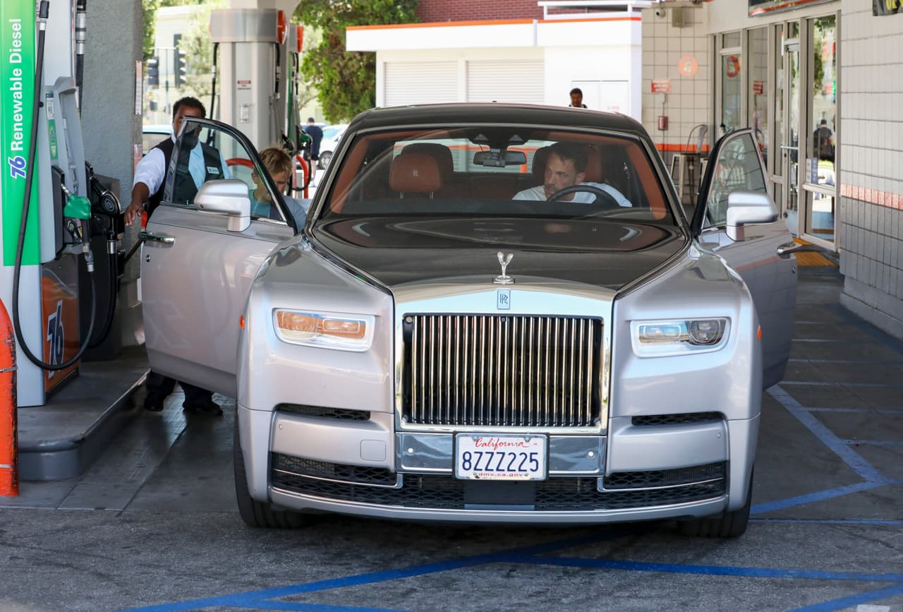 Affleck paseó con Samuel a bordo del 
<b><a href="https://www.univision.com/famosos/jlo-ben-affleck-roll-royce-fotos" target="_blank">lujoso Rolls Royce de Jennifer López. </a></b>
<br>