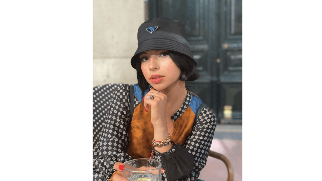 Con 18 años recién cumplidos, la cantante ya tiene una rutina para el cuidado de su cara.