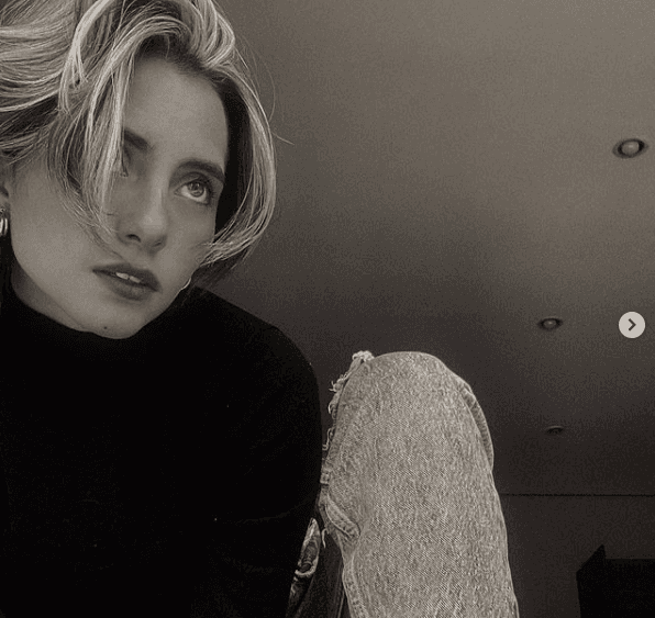 Camila es la hija mayor de Raúl. Ha trabajado como modelo y parece seguir los pasos de su padre en el mundo del entretenimiento. Ha dado clases de yoga en Hoy y ha relizado un cortometraje llamado 'Almas fugaces'.