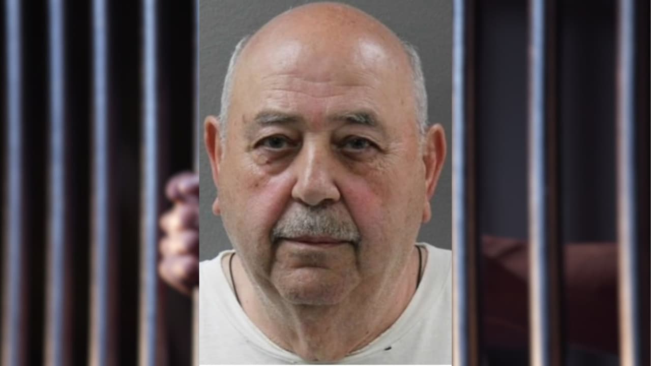 Autoridades arrestan a conocido entrenador deportivo por agresión sexual contra un menor 