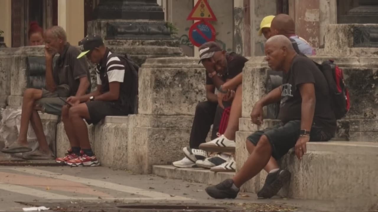 ¿Cuál es la condición del Departamento de Estado para ayudar a restablecer la electricidad en Cuba?