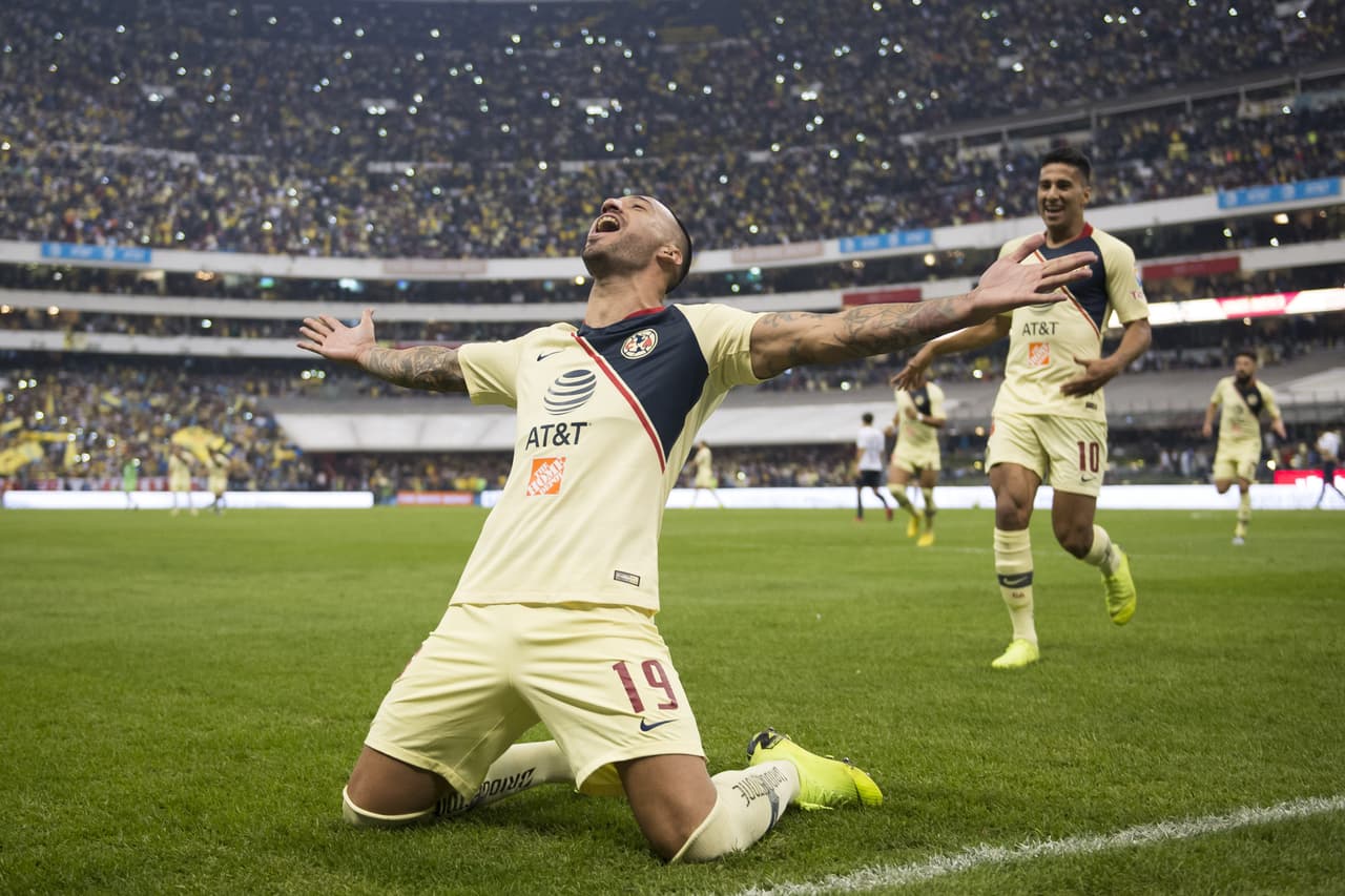 <b>Memorable fiesta azulcrema</b>
<br>Aquella vez, las Águilas humillaron a los Pumas de la UNAM tras vapulearlos 6-1 en el juego de vuelta y, finalmente, el marcador global de 7-2 favorable a los azulcremas, terminó en la máxima goleada en la trayectoria de Herrera como entrenador, en la antesala de la Final y ante un equipo de mucha rivalidad.