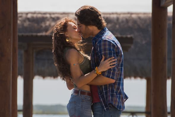 Muy enamorados los protagonistas de Tres Veces Ana, Angelique Boyer y Sebastián Rulli.