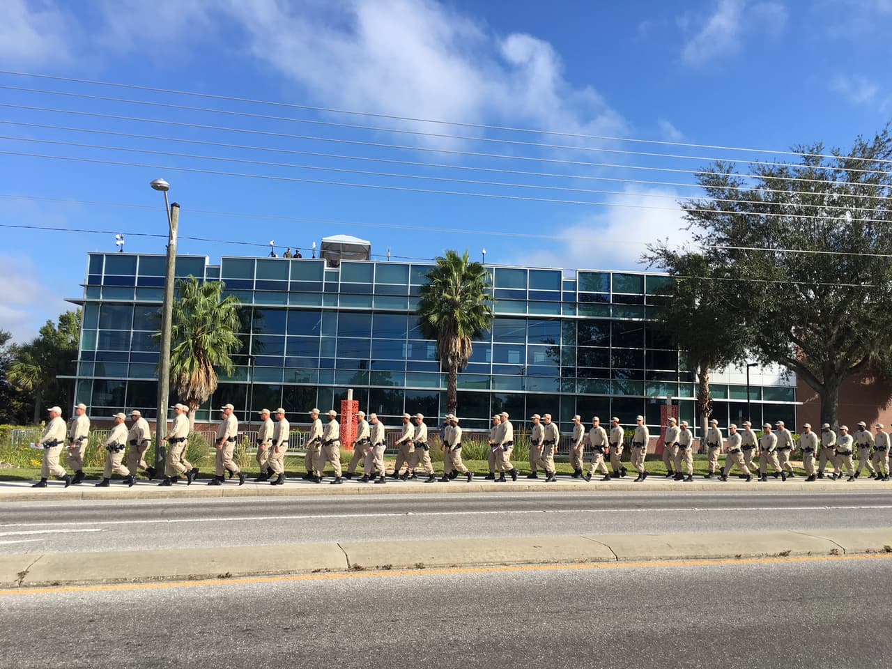 El gobernador republicano del estado, Rick Scott, declaró el estado de emergencia para aumentar la fuerza policial y proteger a los residentes y estudiantes. La universidad comunicó que gastaría 500,000 dólares en seguridad.