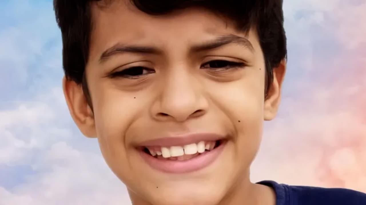 La semana pasada, Adolfo Sanabria, un joven colombiano que tenía apenas un año en la Ciudad falleció por 'surfear' y caer a las vías.
<br>
<br>Sanabria
<b> </b>
<a href="https://www.univision.com/local/nueva-york-wxtv/madre-joven-hispano-murio-surfear-subway-reto-redes-sociales" target="_blank">fue hallado inconsciente sobre las vías en la estación de Forest Avenue</a> en Queens.