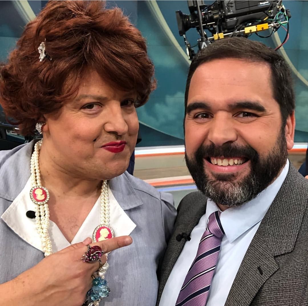 Después de varias semanas de que se incorporó formalmente a nuestro show, Albert Martínez conoció a la irreverente Doña Meche.