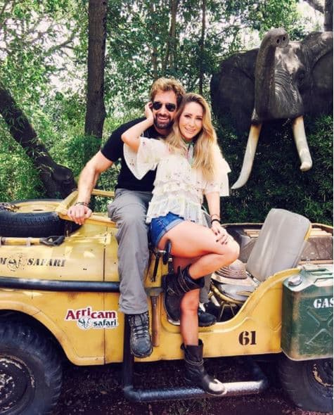 Gabriel Soto y Geraldine Bazán se conocieron en 2007, durante la grabación de la telenovela 'Bajo las Riendas del Amor', y contrajeron matrimonio en 2016, después de tener a sus dos hijas: Elissa Marie y Alexa Miranda, de 9 y 4 años, respectivamente.