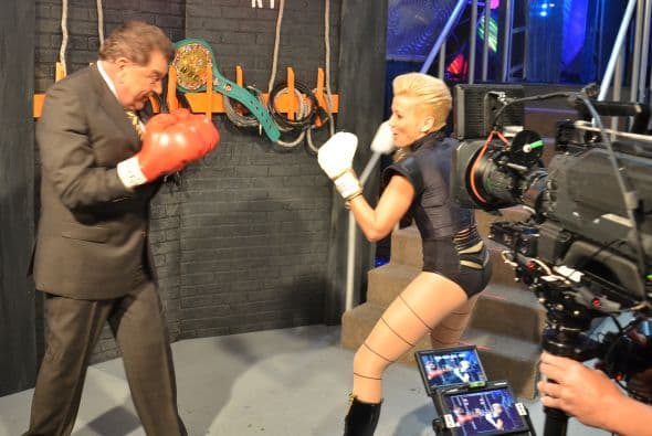 Don Francisco y la cantante Fanny Lu protagonizaron una pelea en Sábado Gigante. ¿Sabes por qué? Sigue la historia.