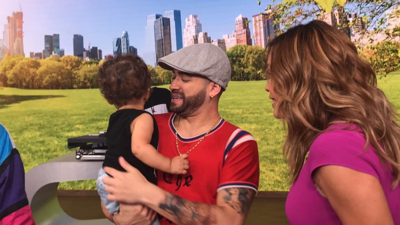 Nacho es un gran papá y adora pasar tiempo en familia.