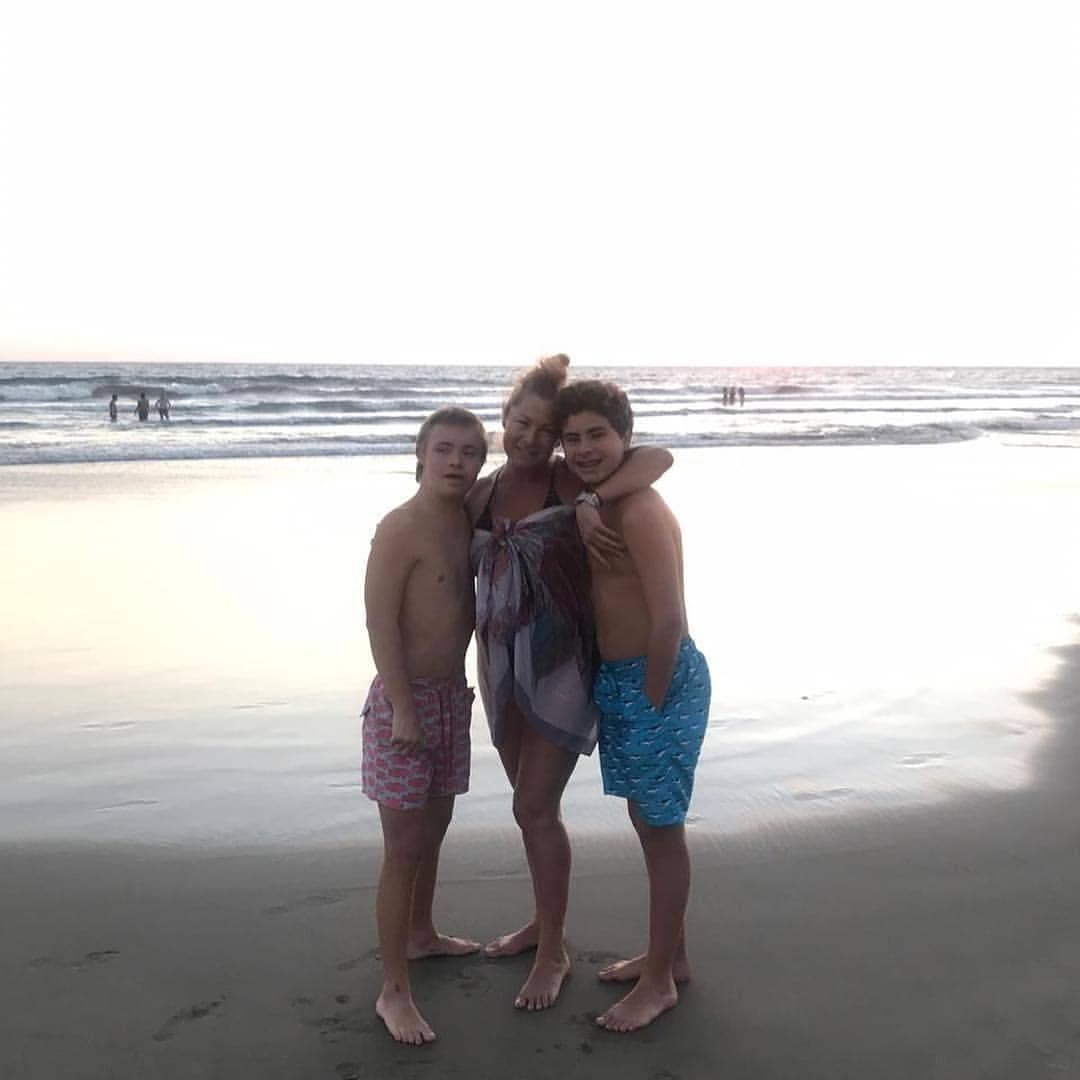 "Ambos son unos guerreros, cada uno tiene su personalidad, su forma de expresar amor, su forma de ser que yo respeto ampliamente y yo he aprendido muchísimo de cada uno de ellos. No puedes nunca decir quién es mejor, nunca en la vida", externó.