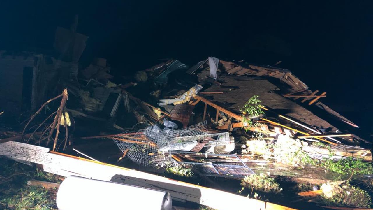 Tormentas causan destrozos al sur de Georgia y deja a más de 2,500 personas sin servicio eléctrico