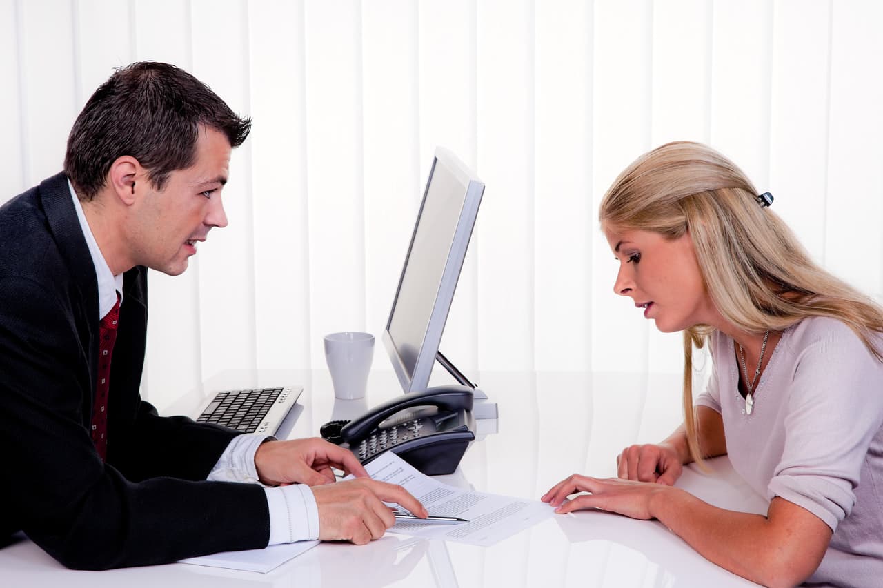 Pero cuidado antes de firmar contratos a largo plazo porque podrías equivocarte pues ahora Mercurio, planeta de las comunicaciones, está retrógrado. 
<br>
<br>Por Profesor Zellagro