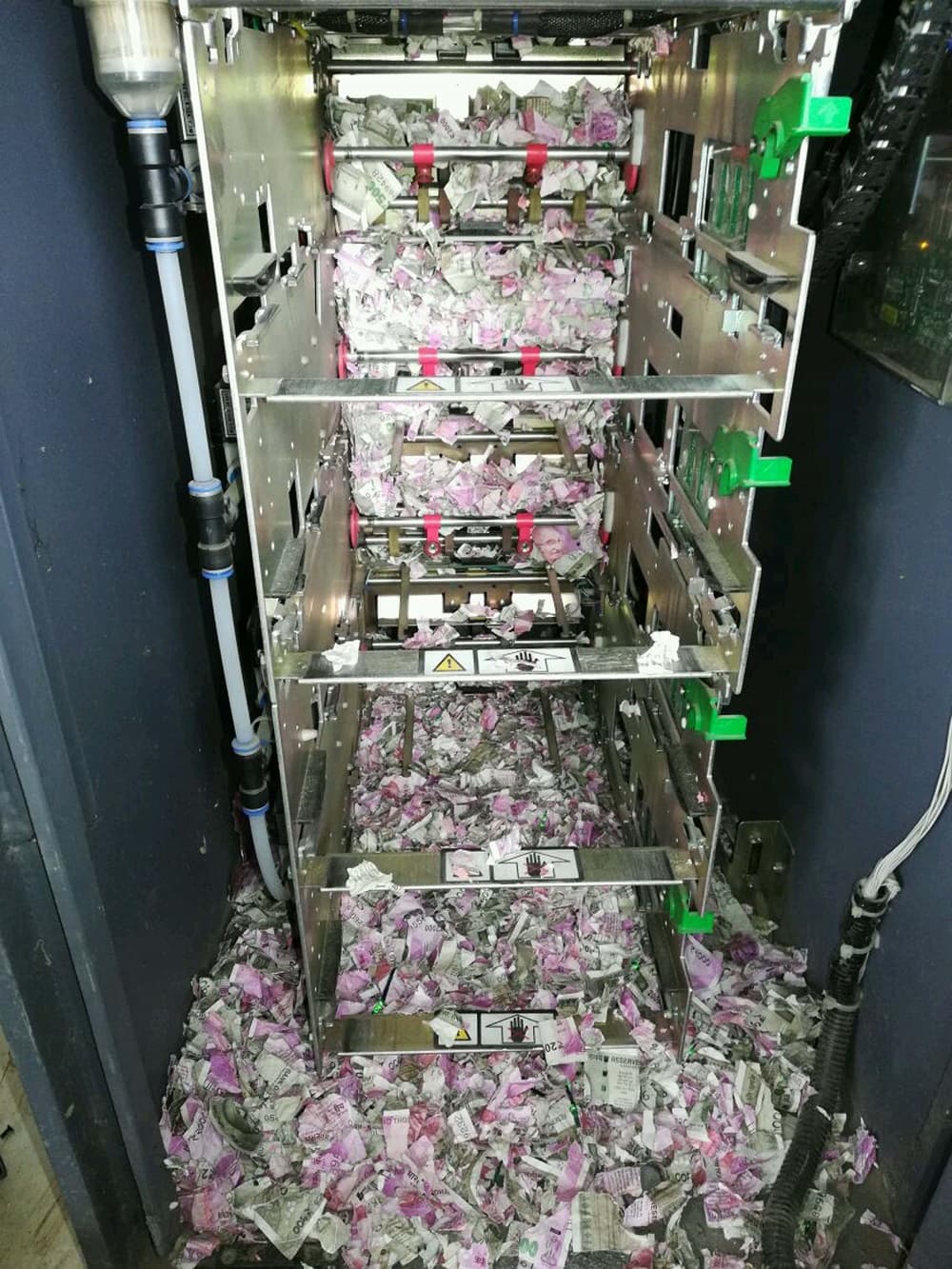Fuera de servicio: una rata se come casi 20,000 dólares de un ATM