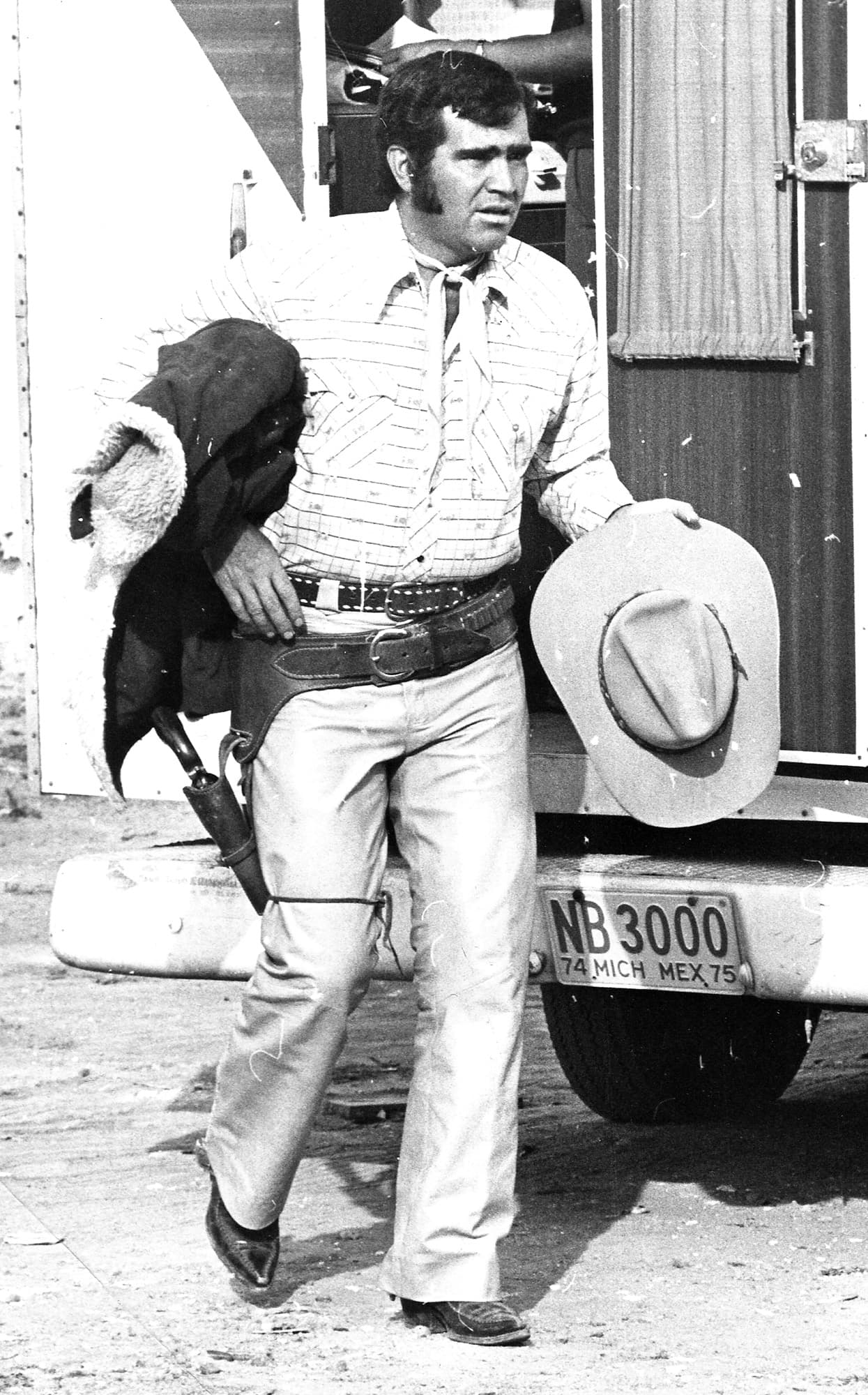 Cuando Vicente llegó a la Ciudad de México, en la década de los años 70, incursionó en el cine.