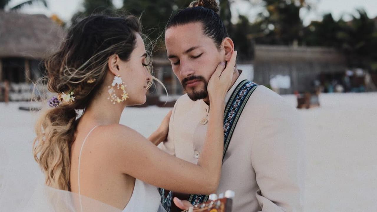 <b><a href="https://www.univision.com/entretenimiento/boda-a-la-orilla-del-mar-los-romanticos-detalles-del-enlace-de-mau-el-hijo-menor-de-ricardo-montaner-fotos#ddfdbfbf0000">Mau Montaner</a>, del dúo Mau y Ricky e hijo del cantante Ricardo Montaner</b>, se casó con su novia Sara Escobar en las playas de Tulum, en el estado mexicano de Yucatán el viernes 2 de febrero.