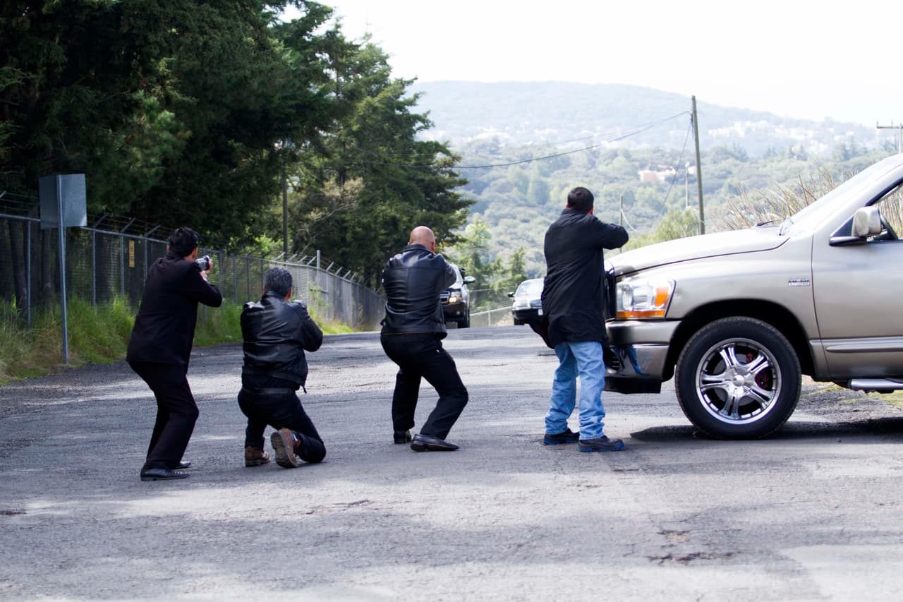 Por su parte, Dave localizó la guarida de los Lucio gracias al rastreador que colocó en el helicóptero de Yolanda.