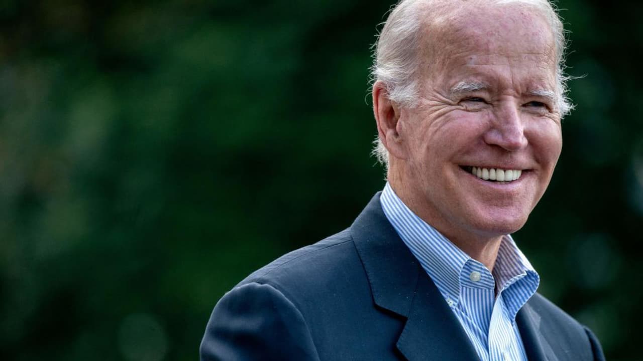 Si Biden decide no lanzarse a la reelección, corre el riesgo de convertirse en un "pato cojo"