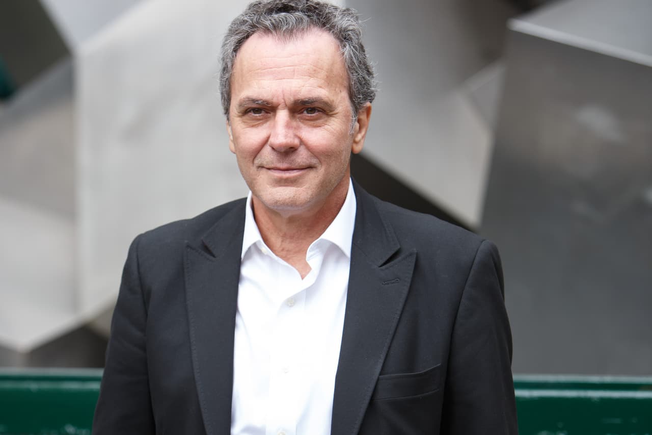 El reconocido actor español, ganador del Premio Goya, llega a la pantalla de UniMás en El Príncipe como el apuesto y veterano policía Fran ¿Dejarías que te capture?