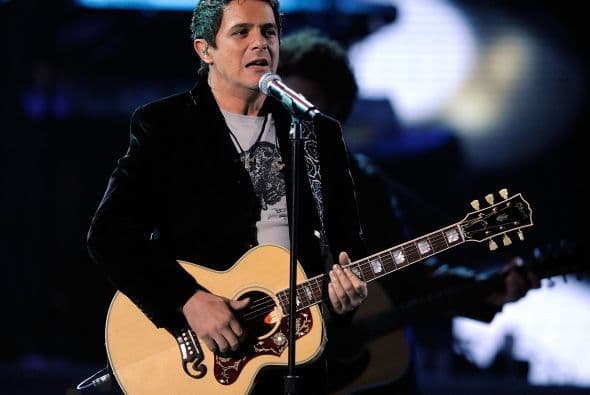 El afamado cantautor español no para de dar sorpresas.