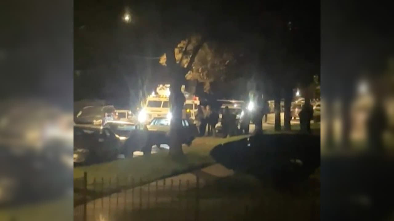 Equipo SWAT responde a situación de atrincheramiento en Auburn Gresham