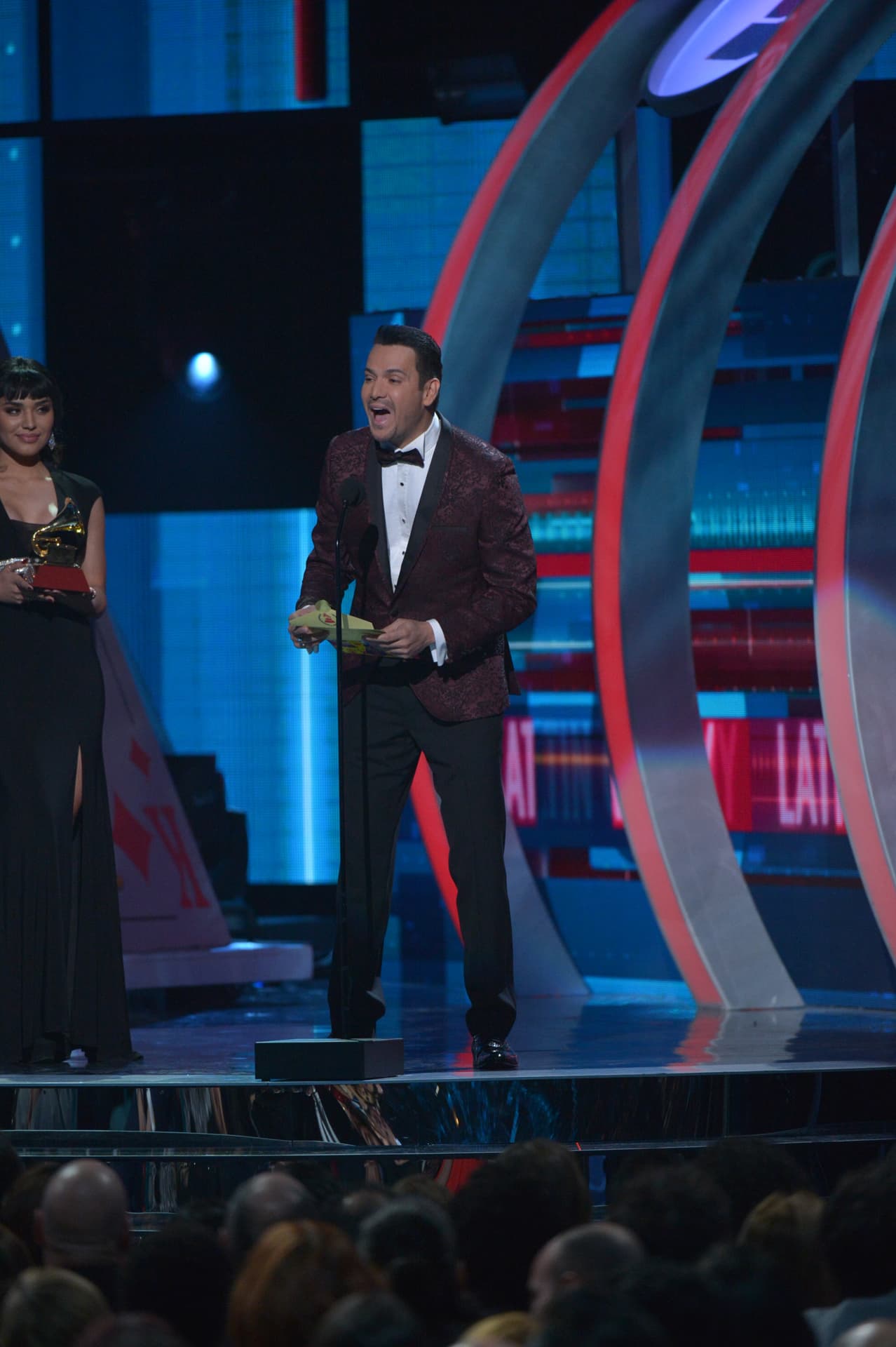 Victor Manuelle fue el encargado de presentar el premio a Mejor Album Pop/ Rock.