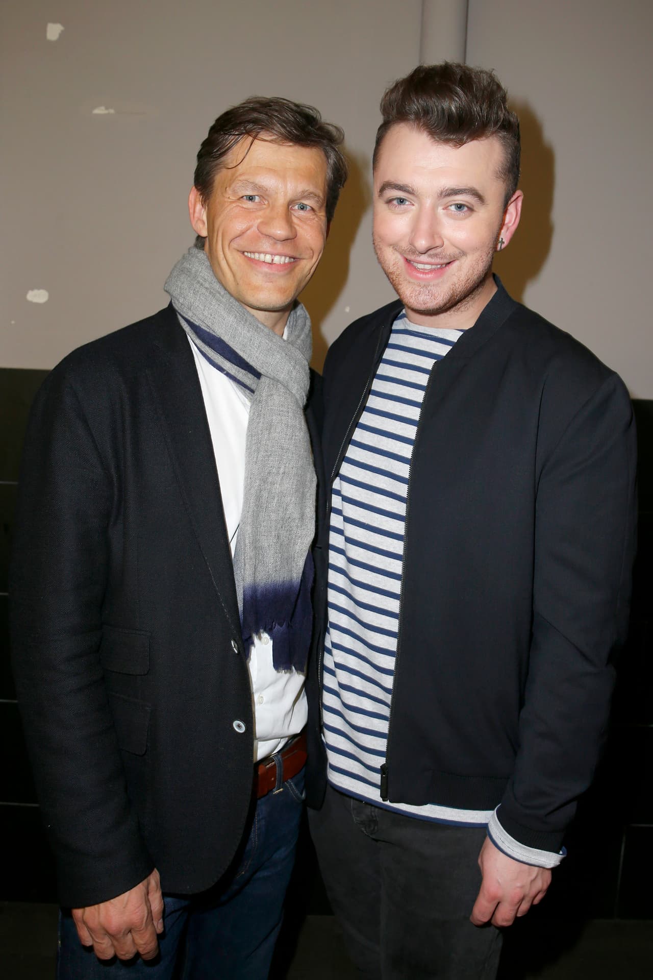 "Y es que a lo mejor una persona en ese país que escuche mi disco, se puede dar cuenta de que está hecho por alguien gay y cambie de opinión", comenta.