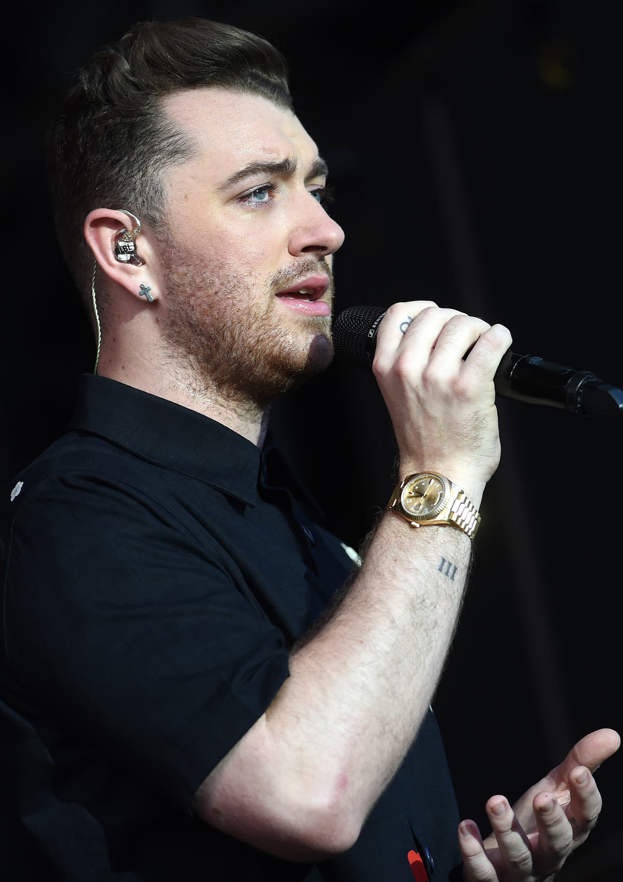 Sea alguien triste o no, Sam sigue disfrutando su éxito internacional.