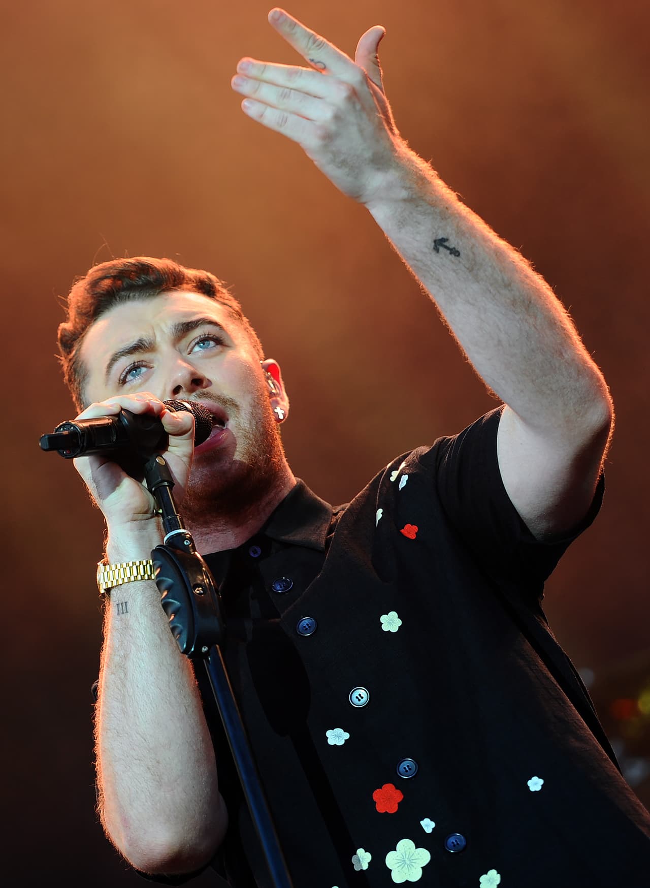 "Vendo discos en países donde los hombres gays son asesinados y eso es algo muy grande para mí", añade.