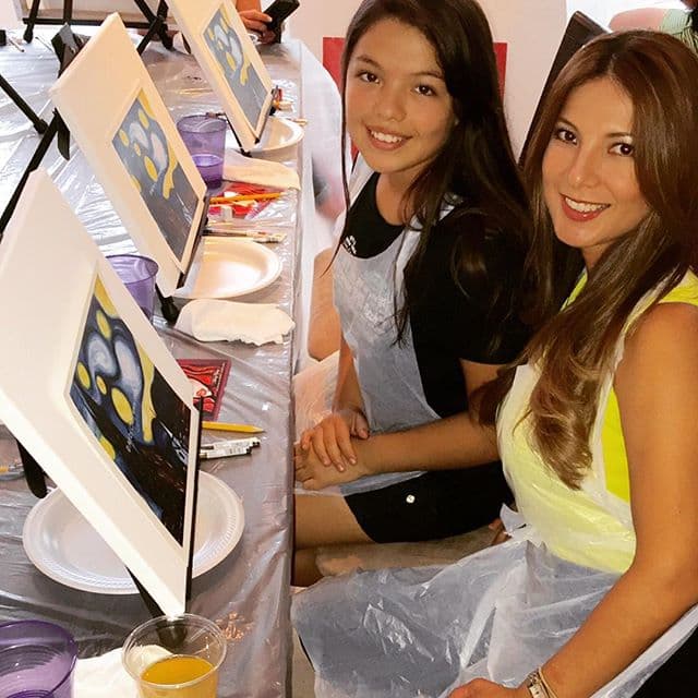 Priscila también ha declarado que ella trata de involucrar a sus hijos en todas sus actividades como intérprete.