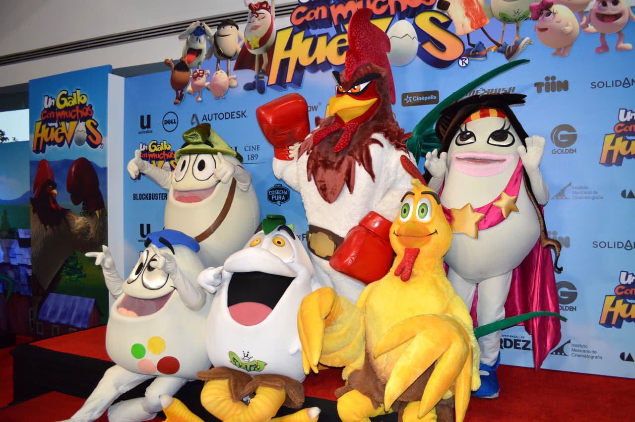 Un gallo con muchos huevos