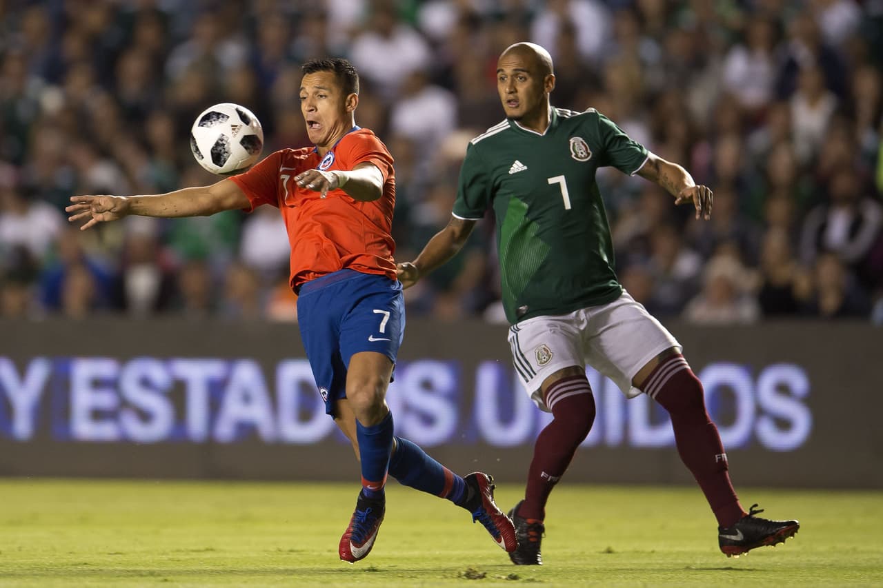 Por su parte, Chile tuvo sus esperanzas en su
<i>Niño Maravilla</i>, un crack veterano que busca ganarse un puesto en el equipo dirigido por el colombiano Reinaldo Rueda.