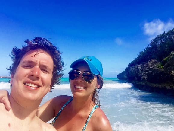 Ella está convencida de que más feliz no se puede ser.