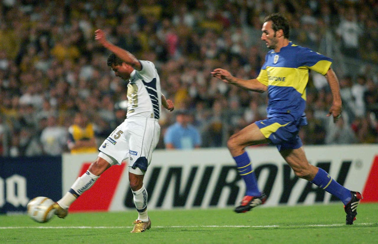 La ida en Ciudad Universitaria acabó 1-1 con gol del boliviano Joaquín Botero por los auriazules y con gol de Rodrigo Palacio por los bosteros.