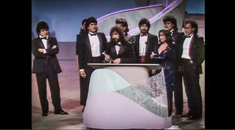 Además de los premios por Mejor Canción ('Y Ahora Te Vas') y Mejor Albúm del Año ('Si Me Recuerdas') en la misma categoría.